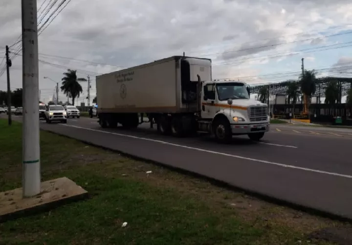 Los seis camiones con insumos permanecieron más de 15 días atrapados en los cierres de vías. Foto. CSS