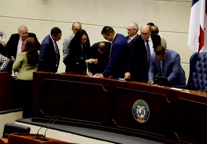 El acuerdo llegado fue por consenso, luego de varias horas de reunidos los diputados. Foto: Víctor Arosemena