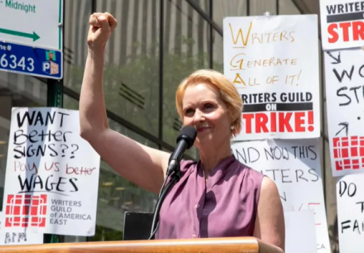 Cynthia Nixon en la manifestación frente a la Casa Blanca. Foto: EFE