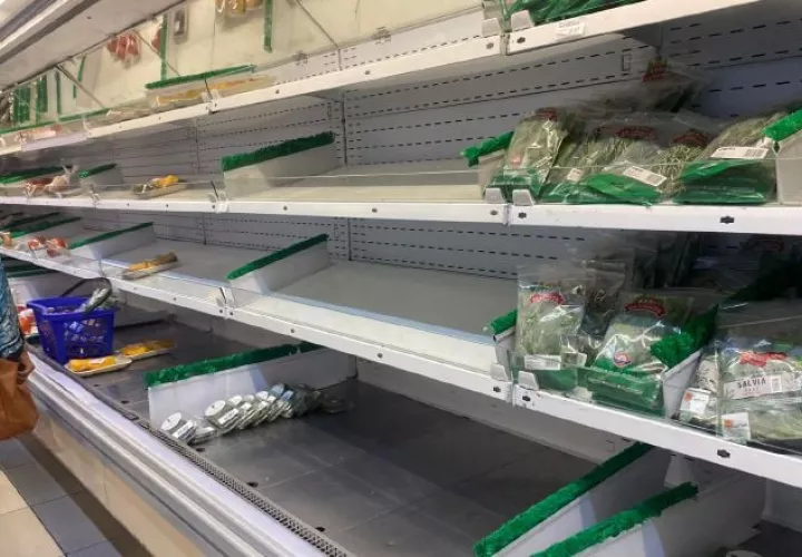 El desabastecimiento de alimentos se nota en supermercados y mercaditos.
