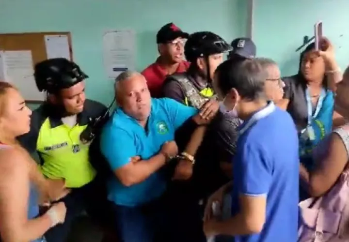 Detención del profesor Diógenes Sánchez.