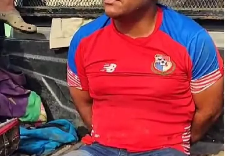 Imagen extraída de la red social del grupo Despierta Donoso en la que supuestamente se aprecia al conductor retenido. Imagen de Internet