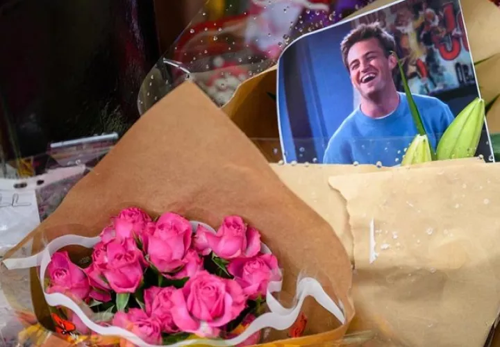 El memorial de Matthew Perry. Foto: Archivo/EFE