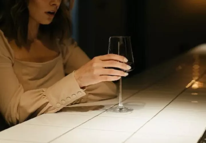 Mujeres solteras han dejado atrás el estigma de la solterona. Foto: Pexels