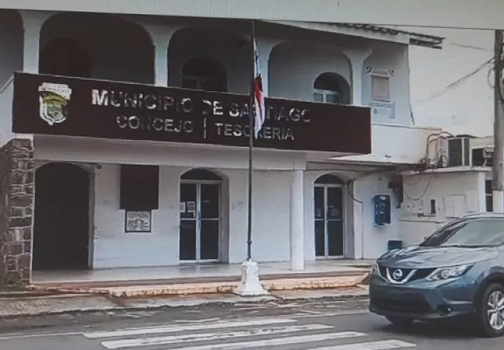 Esta ausencia se da cuando el alcalde Samid Sandoval es cuestionado por despidos y licencias sin sueldo a funcionarios. Foto: Melquiades Vásquez