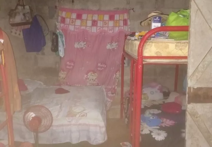 La vivienda donde reside Andrea tiene una sola recámara, donde conviven otros 4 hermanos y su madre. Foto: Diomedes Sánchez.