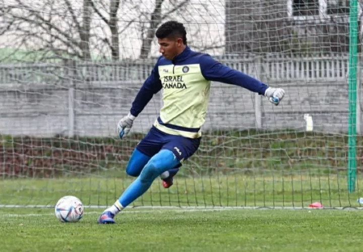 Orlando "Kuty" Mosquera durante unos entrenamientos de su equipo el  Maccabi Tel Aviv de Israel. Foto: Maccabitlvfc/Instagram