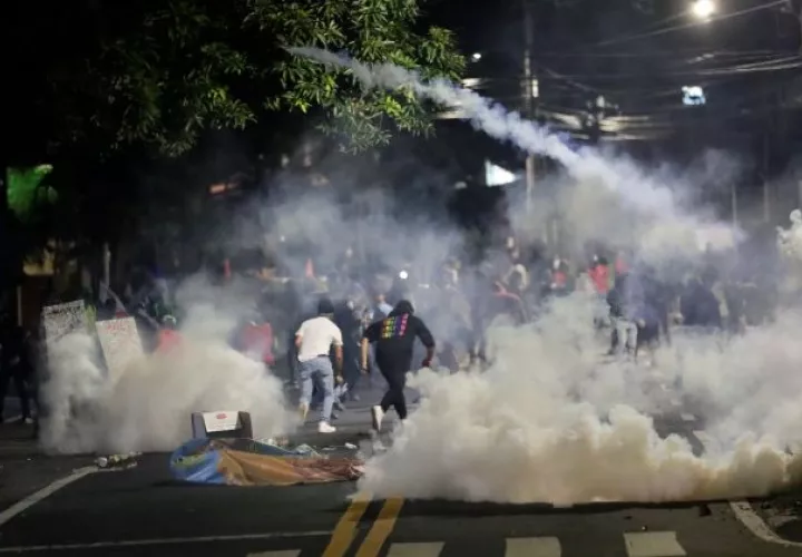 Más de 1,000 camiones se acumulan en la zona fronteriza, como coinciden fuentes del transporte de carga de Panamá y Costa Rica.