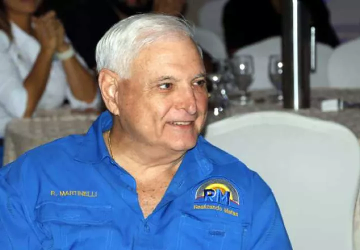 A pesar de todos los ataques, Ricardo Martinelli sigue con gran aceptación ante la población panameña. Víctor Arosemena