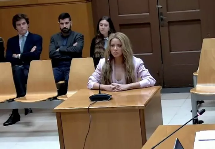 Shakira en la Audiencia de Barcelona este lunes. Foto: EFE / Señal Institucional Del TSJC