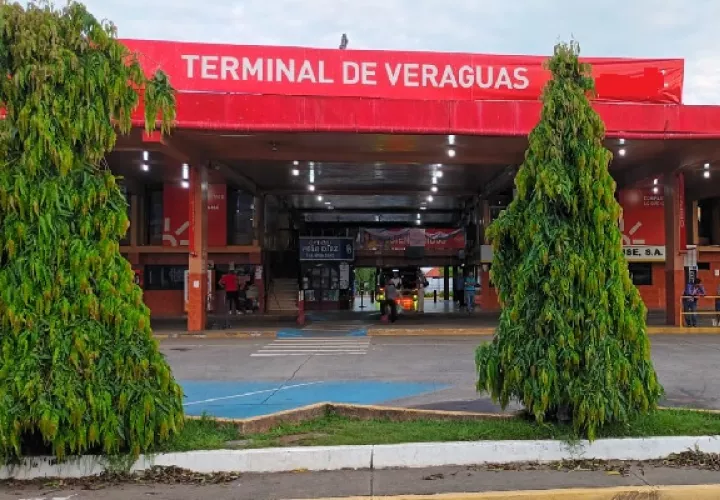 En la provincia de Veraguas, la terminal de transporte se encontraba vacía ya que los transportistas precisaron que sería muy difícil la movilización de pasajeros.