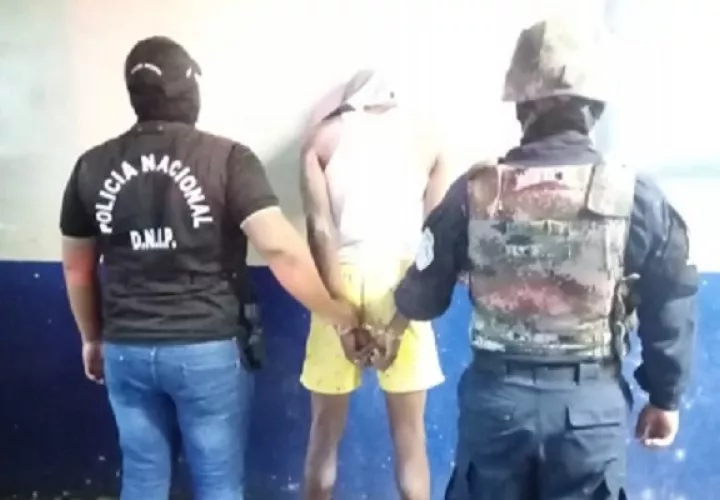El detenido está presuntamente impliado en la muerte de un adolescente de 16 años de edad. Foto: Diomedes Sánchez 