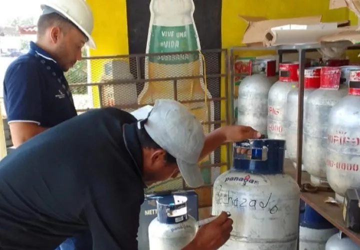 El artículo 8 de la Ley 71 del 2001, señala que la Acodeco “está en la obligación de velar por la verificación del peso real del gas licuado en cada recipiente. Foto. Cortesía