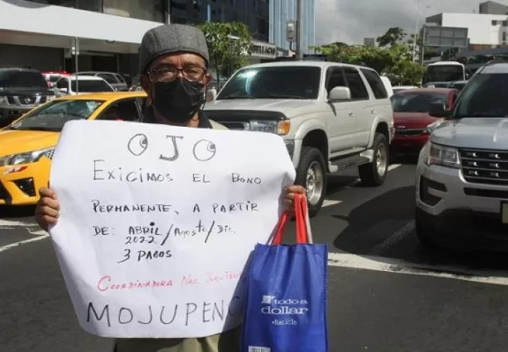 Jubilados llevan años luchando por su bono permanente. Foto: Grupo Epasa