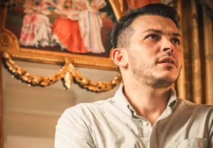 César Anel tiene años de trayectoria en la industria de la belleza. Foto: Cortesía