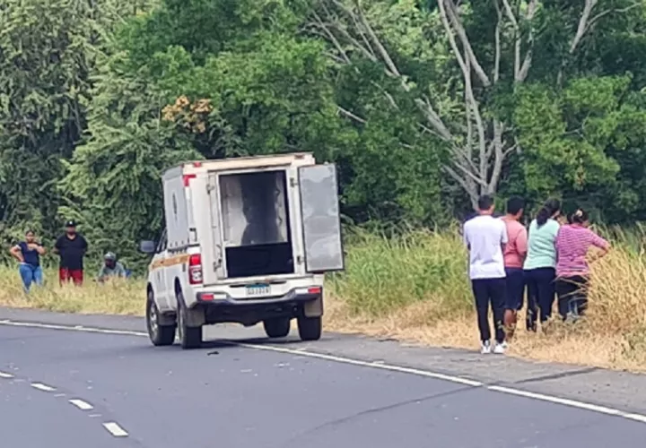 Unidades del Tránsito y del Ministerio Público iniciaron las investigaciones por este hecho. Foto: Thays Domínguez