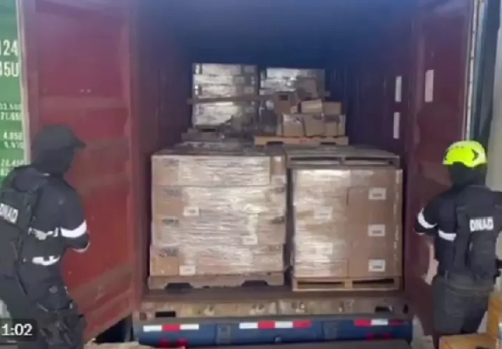 Se investiga si el contenedor fue contaminado con la droga en Panamá. Foto. Proteger y Servir