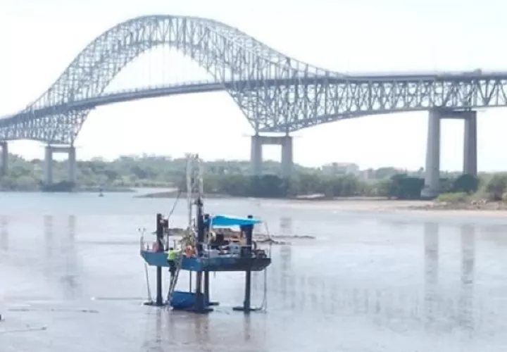 Foto tomada en abril de este año, cuando se realizaban estudios en el lugar que ocupará el puente. Foto: Cortesía