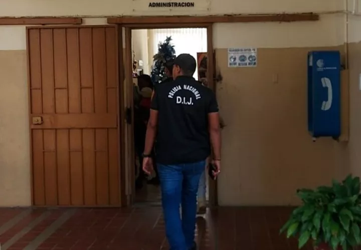 El mayor de edad estaba debidamente uniformado, al momento de ser conducido. Foto: Diomedes Sánchez
