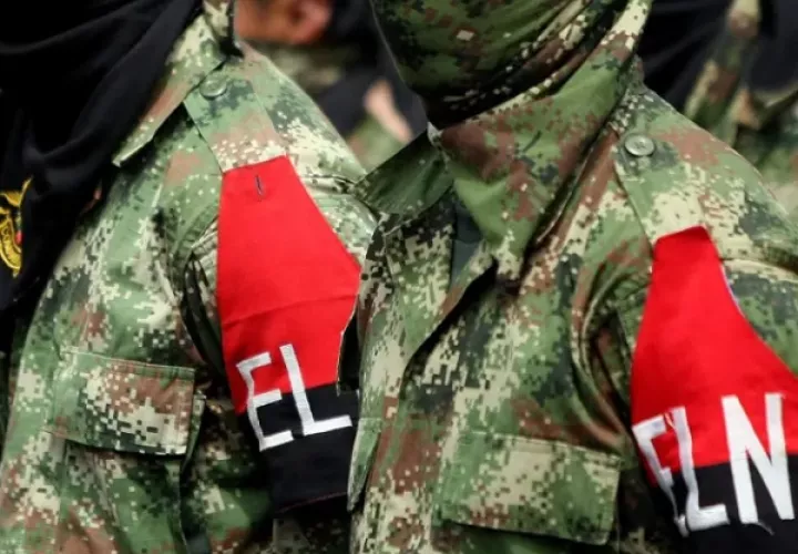 Vista de miembros de la guerrilla del ELN, en una fotografía de archivo. Foto: EFE/Christian Escobar