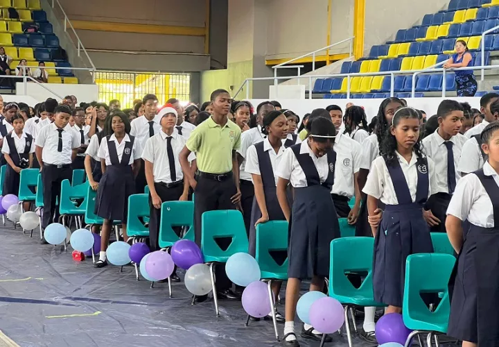 Los estudiantes fueron capacitados por unidades del Servicio Policial de Niñez y Adolescencia. Foto: Diomedes Sánchez 