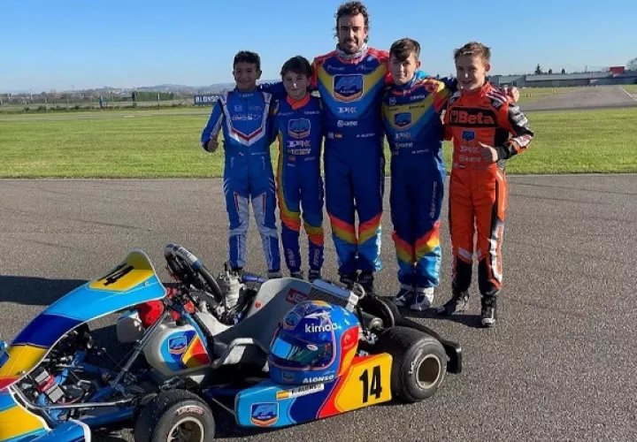 Gianmatteo Rousseau, piloto panameño reclutado por el team de kartin de Fernando Alonso. Foto: Instagram