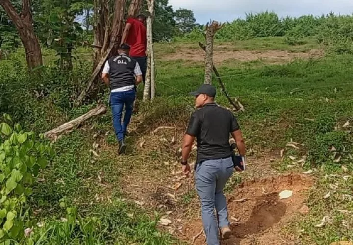 El área donde se dio el hecho fue inspeccionado por agentes de investigación de la Policía Nacional. Foto: Diomedes Sánchez 