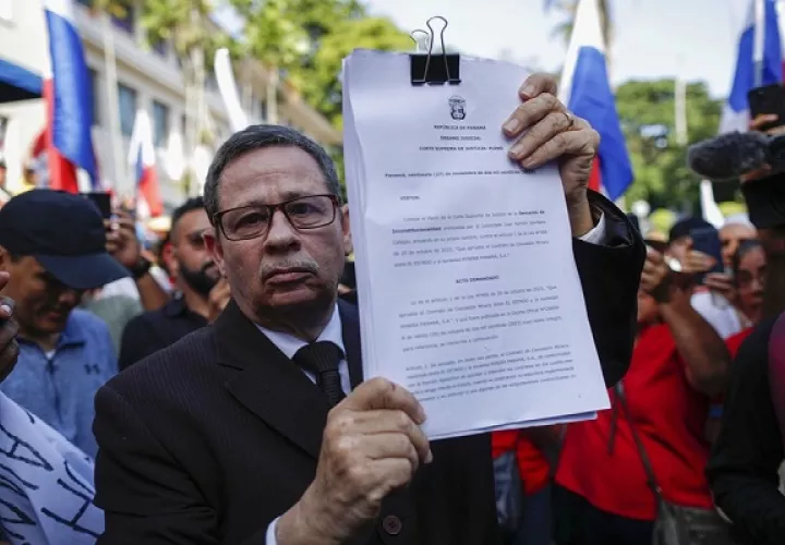Juan Ramón Sevillano tras recibir la notificación.  Foto: EFE