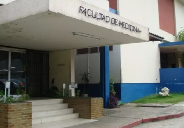 Las facultades continúan preparando a más médicos. Foto: Grupo Epasa