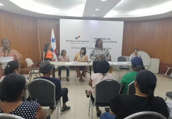 En la actualidad la dirección provincial del Mides-Colón cuenta con más de 8 mil beneficiarios en cuatro programas. Foto: Diomedes Sánchez  