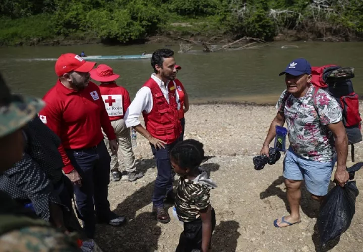 La llegada masiva de migrantes ha obligado a los entes humanitarios a reforzar sus proyectos en Darién. Foto: EFE