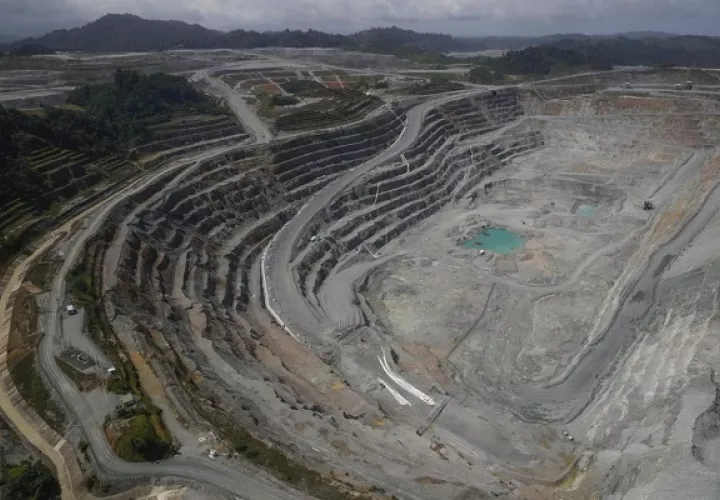 El tajo necesita un tratamiento ambiental aunque no se esté extrayendo material. Foto: EFE