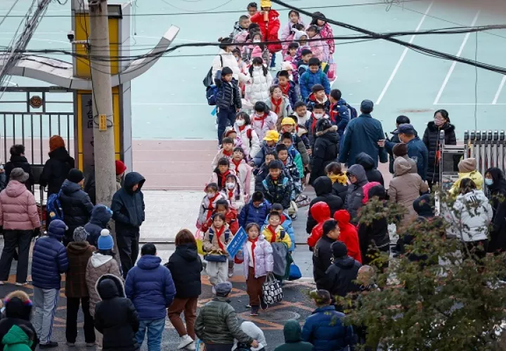 Autoridades chinas se mantienen alerta ante el aumento de enfermedades respiratorias. Foto: EFE