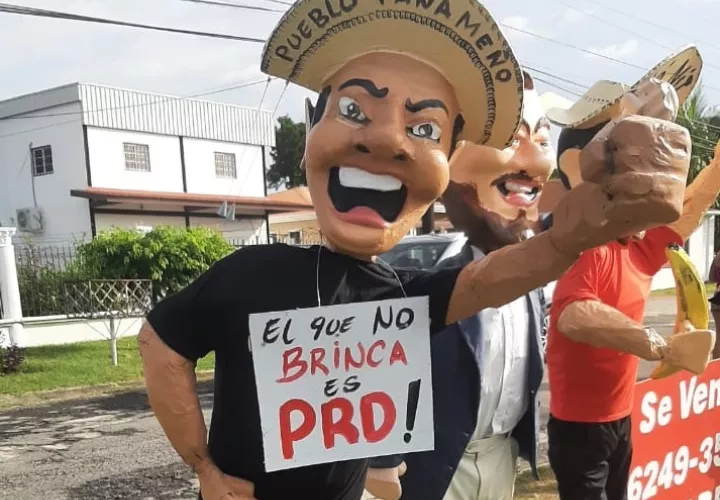  La creatividad del artista chamero se concentró en la crisis vivida en el país. Foto: Eric A. Montenegro