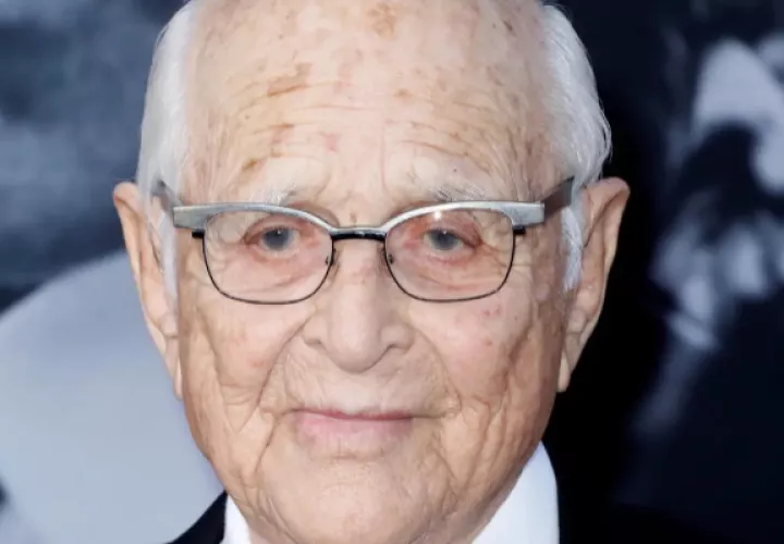 El escritor y productor de televisión Norman Lear. Foto: EFE / Paul Buck