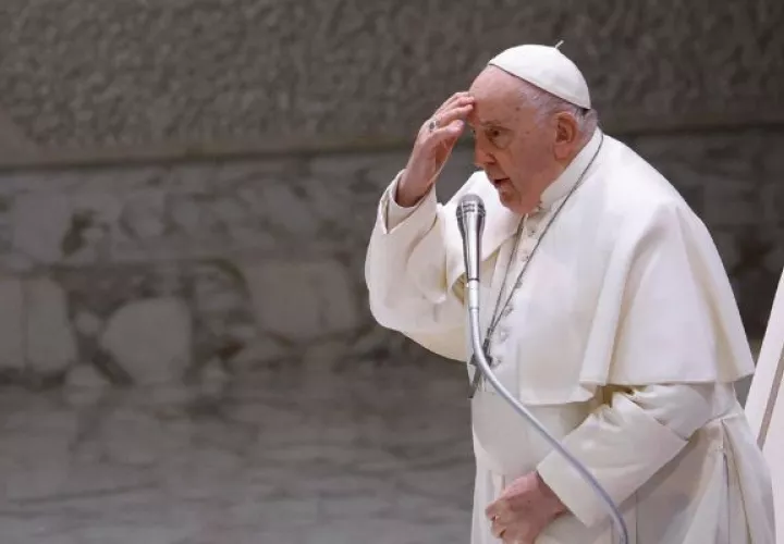 Algunos obispos se rebelan contra la bendición de las parejas gais aprobada por el papa. Foto: EFE