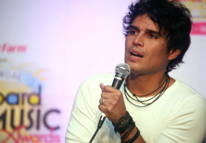 Pedro Suárez-Vertiz mientras habla durante la conferencia anual de los Premios Billboard de la Música Latina en 2010. Foto: EFE /Thais Llorca /Archivo