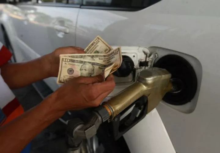 La OPEP se centra ahora en reducir la producción de petróleo debido a la bajada de precios desde finales de septiembre.