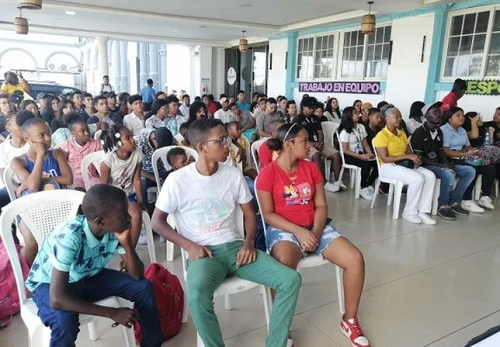 En la clausura del proyecto Jóvenes contra el VIH, participaron un poco más de 200 chicos y chicas de todos país. Foto: Diomedes Sánchez 