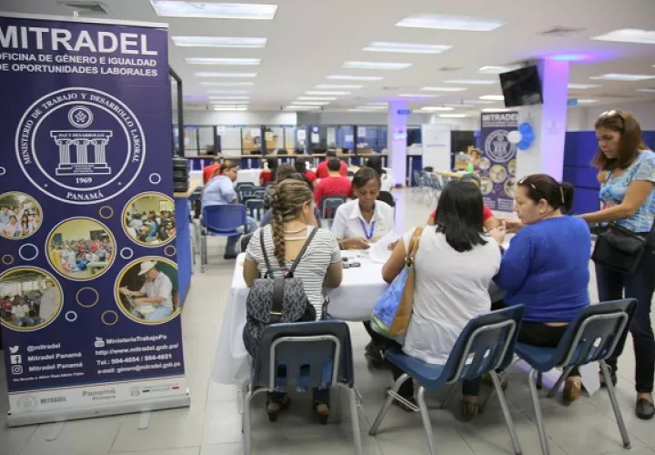 Los trabajadores piden al Gobierno mirar los sectores menos favorecidos. Foto: Cortesía/Mitradel