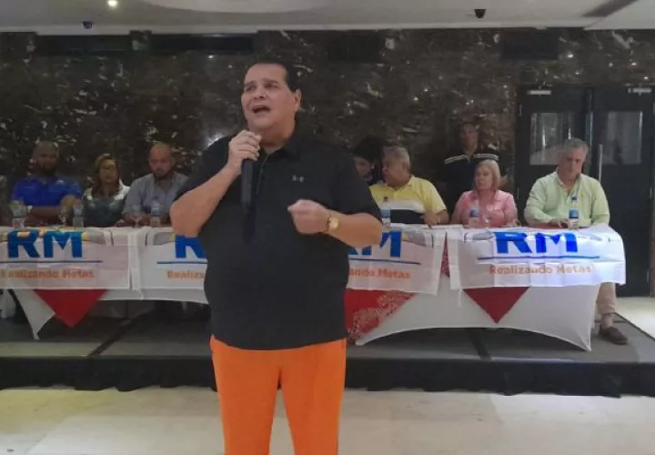 El candidato Sergio “Chello” Gálvez presentó sus propuestas. Foto: Víctor Arosemena