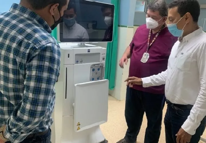 Este nuevo equipo también se puede usar en la Iridotomía Periférica en pacientes que tienen riesgos de glaucoma por ángulo cerrado. Foto. CSS