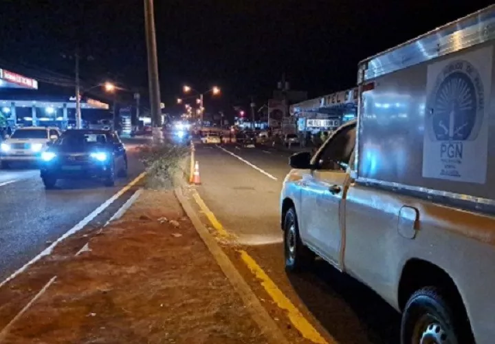 Al lugar llegó una ambulancia de los bomberos, pero la persona  ya no presentaba signos vitales. Foto: Melquiades Vásquez