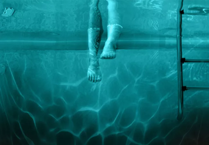 'Aguas siniestras' está basada en un corto. Foto: Universal Pictures