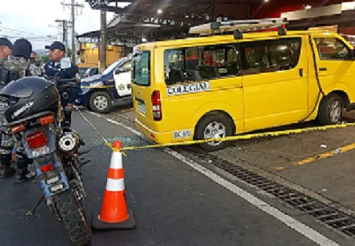 Por fortuna ninguno de los ocupantes del busito colegial resultó herido. Foto: Diomedes Sánchez