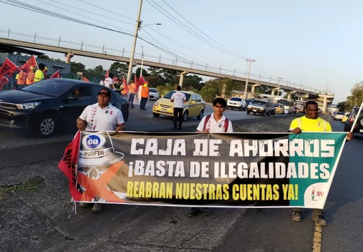 Suntracs realiza jornadas de volanteo, pero las acciones se intensificarán si no reciben respuestas. Foto: Cortesía/Suntracs