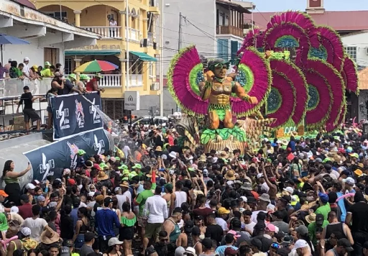 Calle Abajo de Las Tablas, Lía Victoria Borrero, a su salida al Parque Porras. Foto. Thays Dompinguez