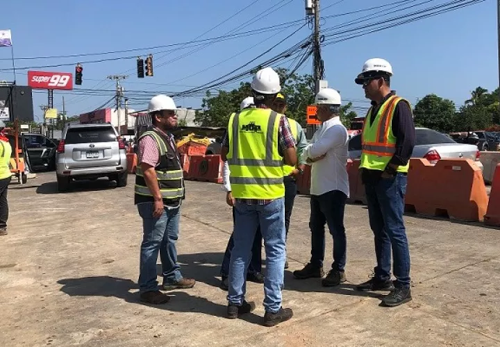  Se efectuó un recorrido encabezado por el ministro de Obras Públicas,  Rafael Sabonge. Foto: Thays Domínguez