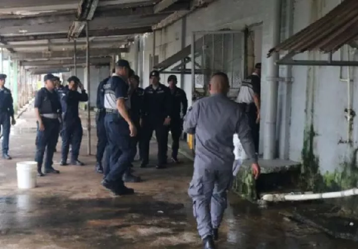 Los tres presuntos implicados en este caso fueron aprehendidos en flagrancia, luego de una persecución policial. Foto. Diomedes Sánchez