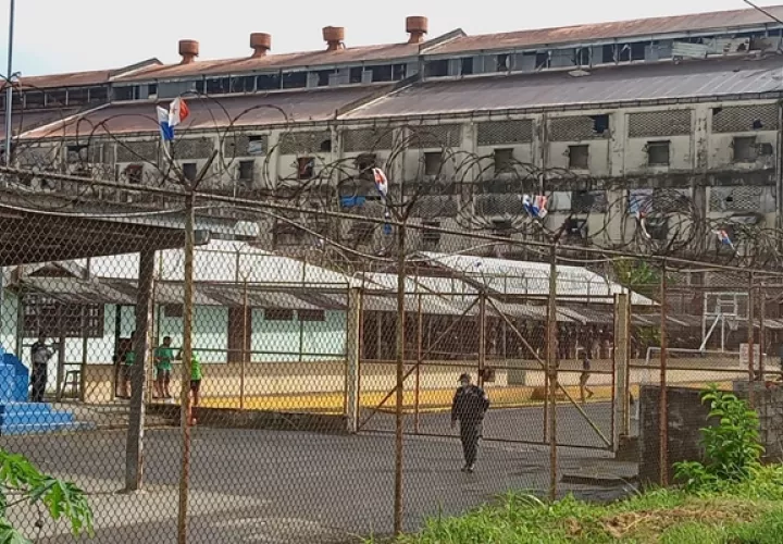 Esta cárcel se encuentra en medio de condiciones no aptas y habitan más de mil personas. Foto / Diómedes Sánchez.